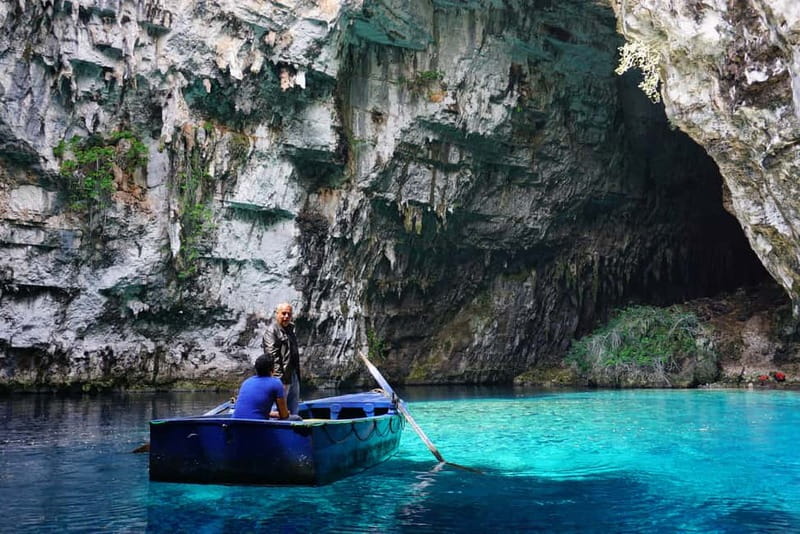 Argostoli: Shore Excursion to Caves with Local Wine Tasting - Myrtos Beach viewpoint: quick stop, big wow