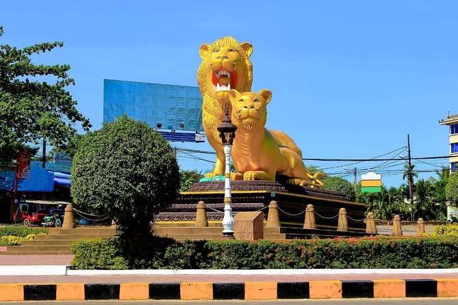 Best of Sihanoukville City Tour from Cruise Port - Independence Monument: a quick landmark that frames the city
