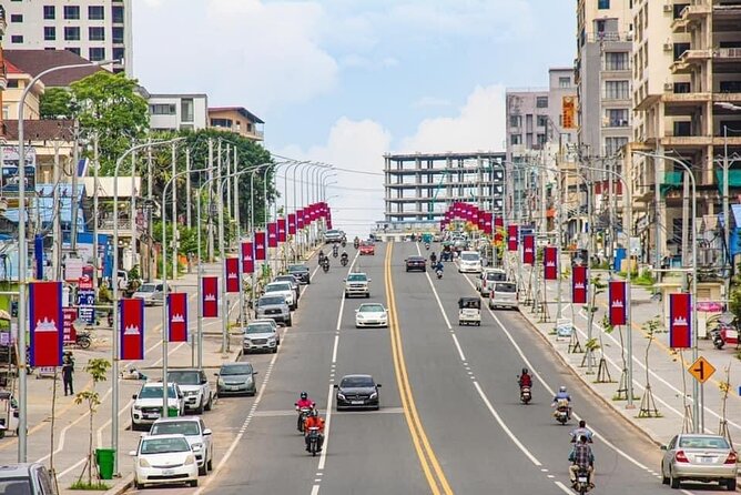 Best Sihanoukville Day Tours from Cruise Port - Independence Monument and local landmarks you can actually place