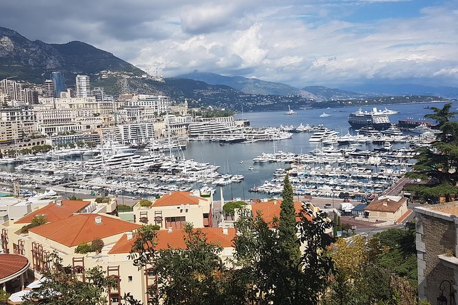 CANNES Shore Excursion: French Riviera Highlights with your Guide - Old Town and the market stroll: your reset button