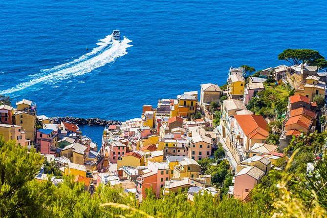 Cinque Terre and Pisa Shared Shore Excursion from Livorno - How the day flows: comfort on the road, and why rough seas matter