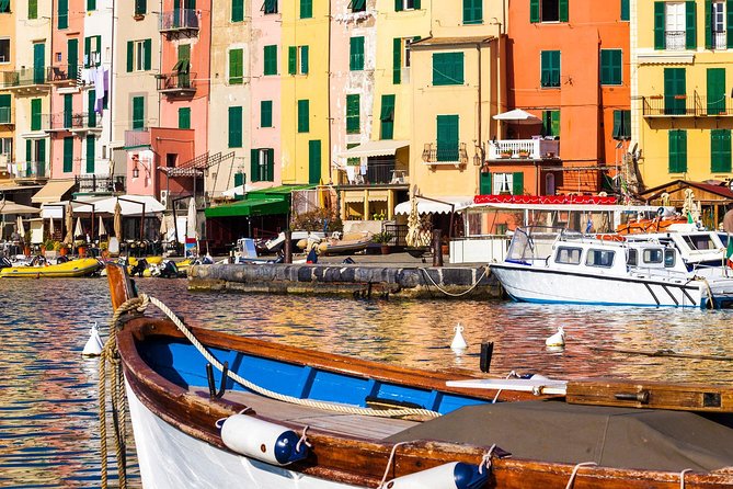 Cinque Terre Private Tour by Minivan and Ferry-Boat Shore excursion from Livorno - Coast transport: boat vs train and why weather runs the show