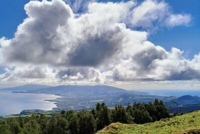 Cruise Travellers: Sete Cidades Volcano, The Blue & Green Lake - Vista do Rei Miradouro: the Blue & Green lagoon moment