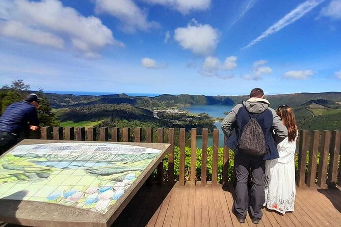 Cruise Travellers: Shore Excursion Sete Cidades & Furnas Volcano - About the Guide and the Small-Group Rhythm