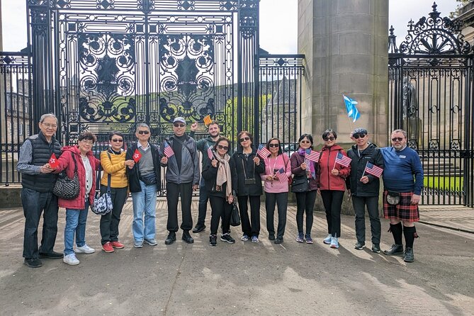 Edinburgh Shore Excursion: City Tour and Royal Yacht Britannia - Getting around Edinburgh in a day: Royal Mile time and your lunch plan
