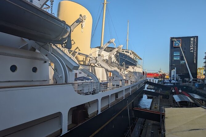 Edinburgh Shore Excursion: City Tour and Royal Yacht Britannia - Comfort and accessibility: no bathroom on the coach and a walk to the Castle
