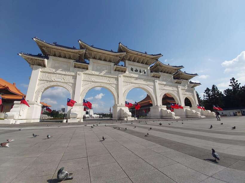 From Keelung: Private Taipei City Landmarks Shore Excursion - Chiang Kai-shek Memorial Hall and the 89-Step Climb