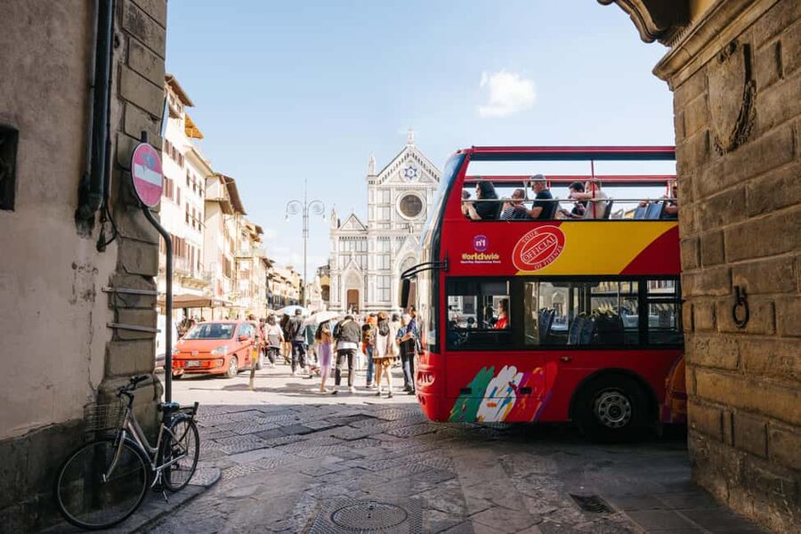 From Livorno: Florence Hop-On Hop-Off Shore Excursion - The drive to Florence: expect traffic, plan your body, not just your schedule