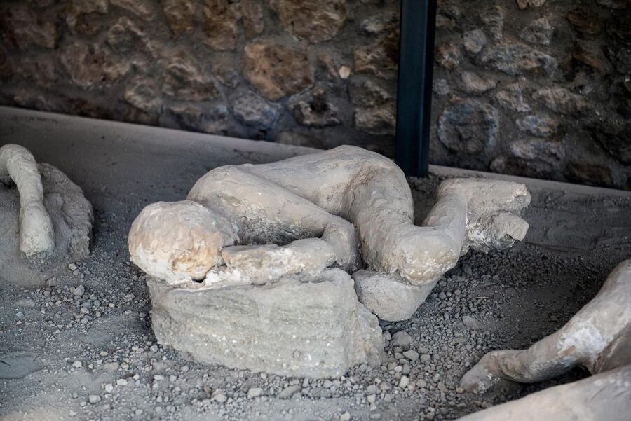 Full-Day Pompeii, Positano & Sorrento Shore Excursion - Positano Visit: Lunch on the Sea and Time in the Alleys