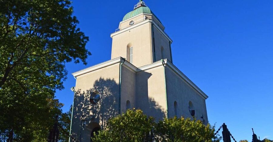 Helsinki Shore Excursion: City Sightseeing and Suomenlinna - The Local Guide Factor: What Makes the Stories Feel Worth It