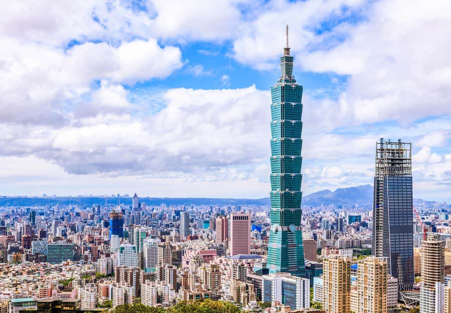 ️ ️ Keelung Shore Excursion 6-Hour Taipei City Tour - Lungshan Temple: Calm Walks and Photo Time in the City