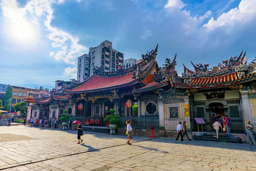 ️ ️ Keelung Shore Excursion 6-Hour Taipei City Tour - Tips for Your Comfort: Shoes, Luggage, and Cash