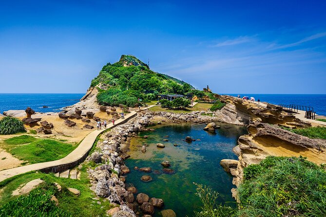 Keelung Shore Excursion: Private 6H Natural Wonder & Seafood Tour - Price and what you actually get for $189