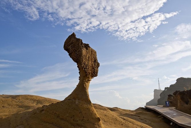 Keelung Shore Excursion: Yehliu Geopark, Jiufen, Houton Cat Village Private Tour - Key Highlights You’ll Actually Feel