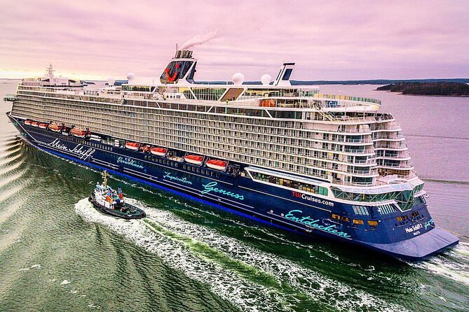 La Coruña Shore Excursion (Private)CITY TOUR - A German-led private city tour with room to move