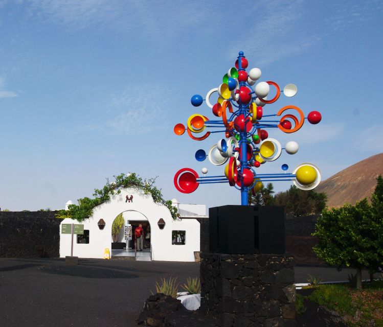 Lanzarote: César Manrique & Teguise Market from Cruise Port - Tips to avoid headaches at the meeting point