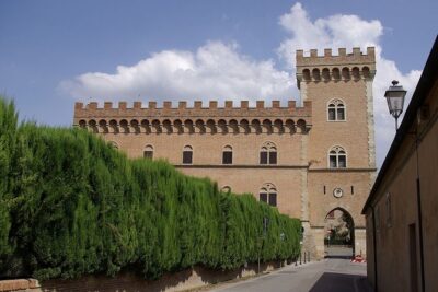 Livorno shore excursion: Bolgheri and Supertuscan private tour - Your guide and driver: where Massimo’s style matters