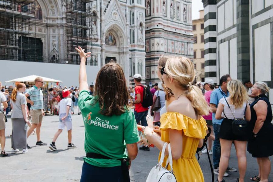 Livorno Shore Excursion: Florence & Pisa, Accademia & Tower - Guides and drivers: what to look for (and who you might meet)