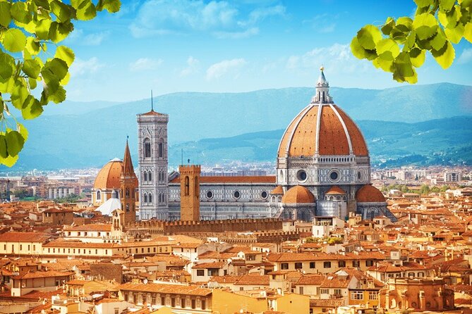 Livorno Shore Excursion: Pisa & Florence in One Day - Piazza della Signoria and the Uffizi courtyard pause