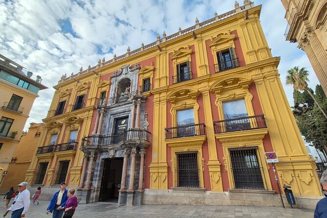 Malaga Highlights Shore Excursion with Tapas and Drinks - Pablo Picasso stops around Plaza de la Merced