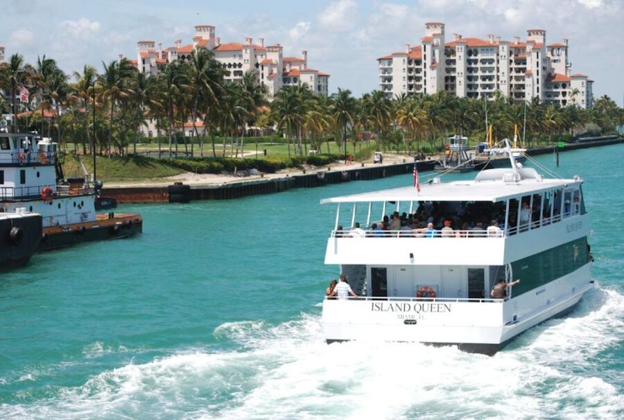 Miami: Guided Tour with Transfer from Cruise Port to Airport - Mercedes-van narration and the South Beach Art Deco drive