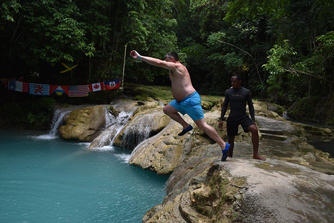 Montego Bay Shore Excursion: Blue Hole & Secret Falls Tour plus Shopping - Columbus Park and the Ocho Rios shopping stop