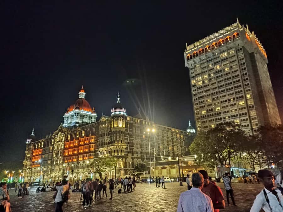 Mumbai: Group Shore Excursion for Cruise Passengers - Strolling toward the Taj Mahal Palace Hotel: a quick lesson in Mumbai’s mix