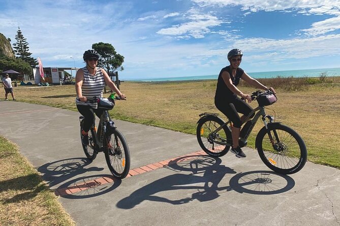 Napier: Cycle to Wineries - Half Day, self-guided - Stop-by-Stop: Optional Wine Stops on Hawke’s Bay Trails and Coast Paths