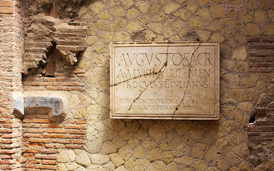 Naples: Shore Excursion to Pompeii Ruins with Guided Tour - Naples pickup at Molo Beverello: how to avoid a stressful start