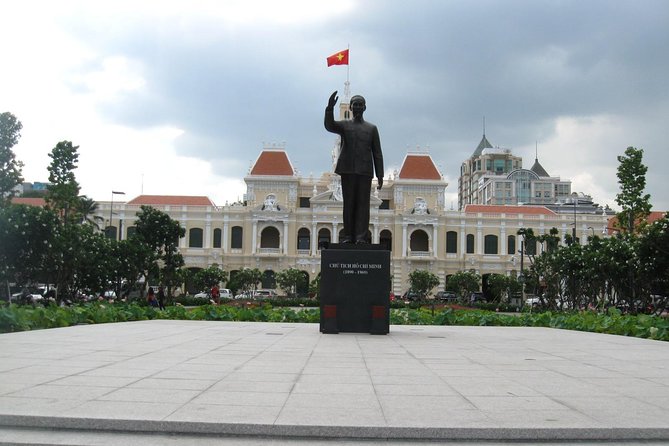 PHU MY SHORE EXCURSION: Car Services + LOCAL TOUR GUIDE in Saigon - Ben Thanh Market in 30 Minutes: Browse Without Becoming a Tourist Mall
