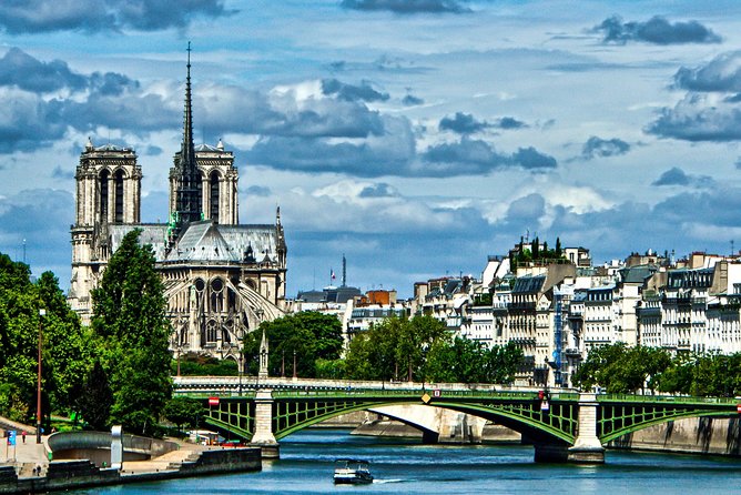Private 10-hour Shore Excursion to Paris from Le Havre (official guide in Paris) - Comfort, pacing, and the human factor: guide quality matters