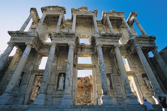 Private Ephesus Shore Excursion With Private Vehicle and Tour Guide - Meeting the Guide at Kusadasi Port and Getting Started Smoothly