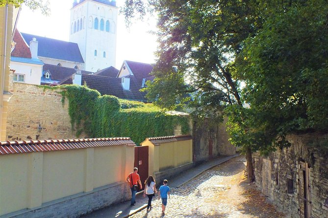 Private Shore Excursion: Tallinn Old Town Walking Tour with Round-Trip Transfer - Private-guide value: why this Tallinn day feels tailored, not templated
