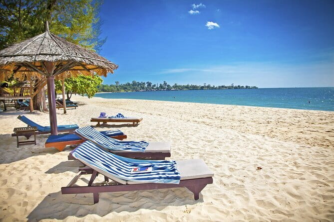 Private Sihanoukville Tour for Cruise Ship Passengers - From port pickup to Independence Monument: start with meaning