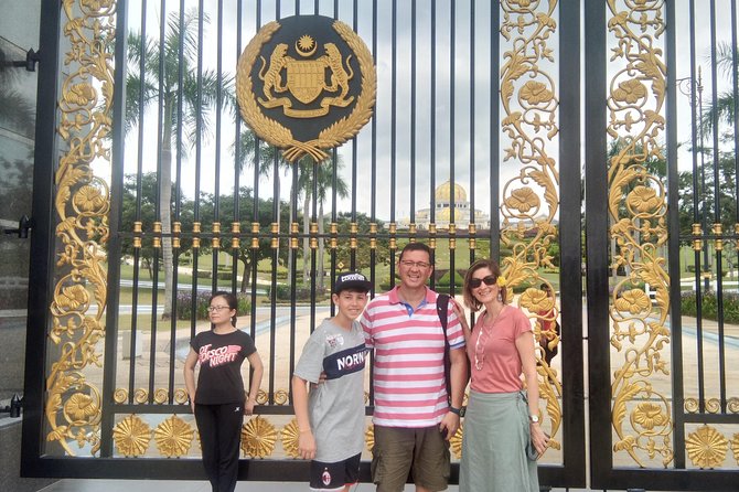 Private Tour Kuala Lumpur Shore Excursion Include Batu Caves - Petronas Twin Towers Photo Stop: Great Photos, Less Pressure