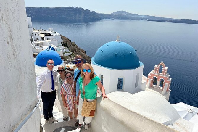 Santorini: Half-Day Island Sightseeing Tour - Oia in the first 90 minutes: where you win the day