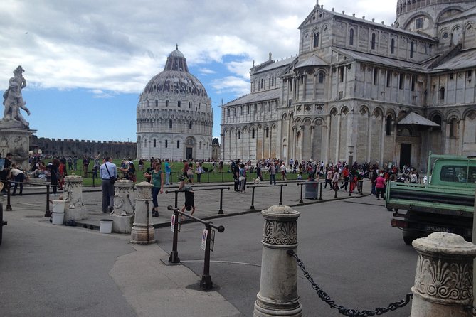 shore excursion from Livorno to Pisa and Lucca - Piazza dei Miracoli: Leaning Tower, Cathedral, and Baptistery