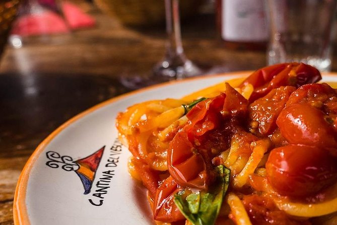 Shore excursion Naples city tour, Pompeii & Winery Cantina del Vesuvio - Stop 1: Pompeii Archaeological Park in 2 hours without losing your mind