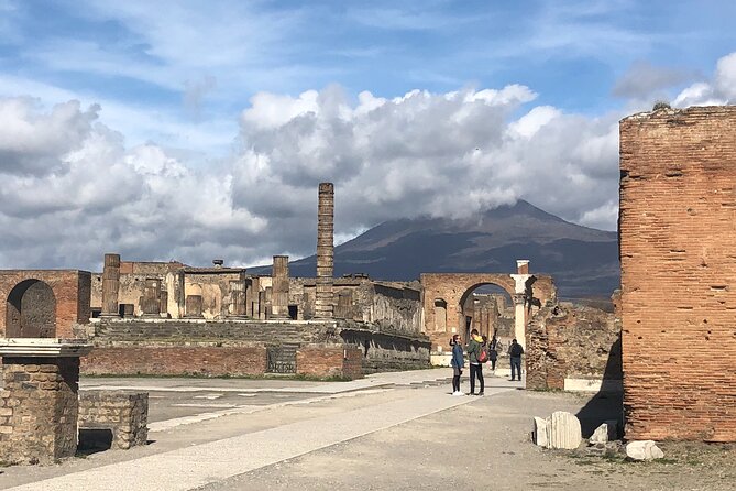 Shore Excursion Pompeii Sorrento & Positano from Naples - Pompeii With an Official Guide: The Difference Between Seeing and Understanding
