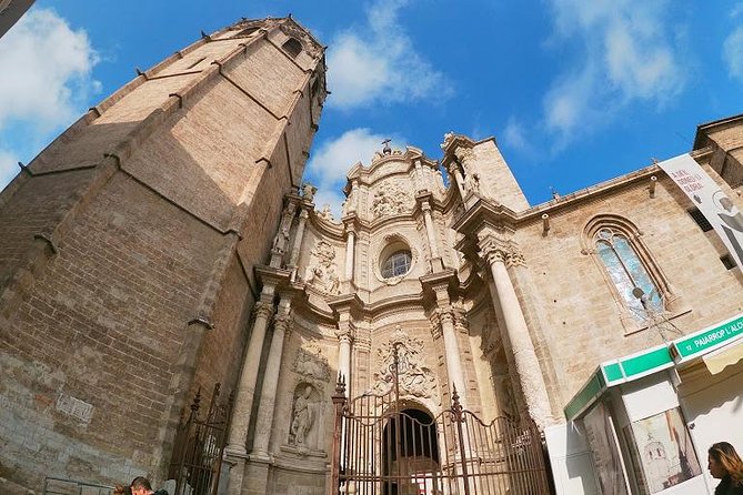 Shore Excursion: Valencia Half-Day Private Tour - Plaza de la Virgen and Basilica de la Virgen de los Desamparados: where devotion meets city views