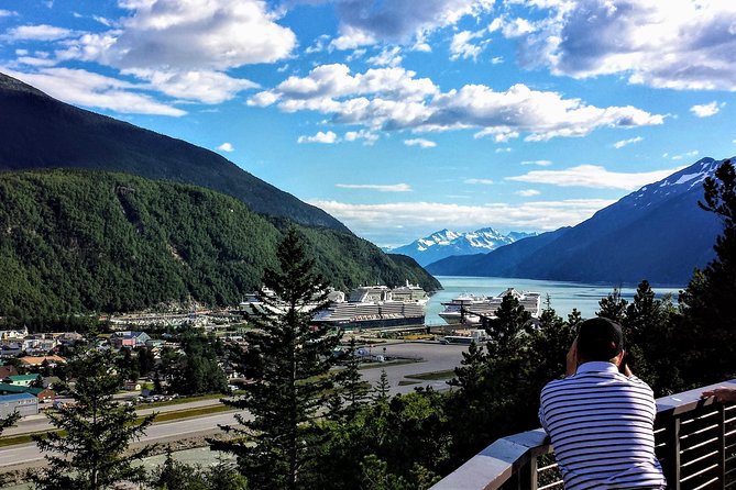 Skagway Shore Excursion: White Pass Summit and Skagway City Tour - Entering Skagway: quick town context before the climb