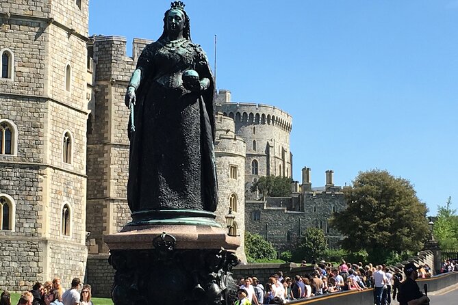 Southampton to Heathrow Airport Via Windsor Castle - A Comfortable Private Van Ride Toward Heathrow (With Real Driver Help)