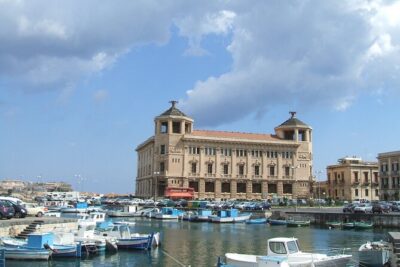 Syracuse Private Shore Excursion: Archaeological Park and Ortigia - Ortigia walking tour: where the old town comes to life