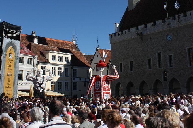 Tallinn Highlights Shore Excursion With Port Return Transfer - Kadriorg Park and the Peter the Great Start