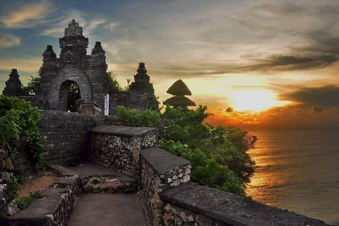 Ubud Private Tour From Cruise Port Benoa Bali All Inclusive - Tegenungan Waterfall plus the coffee break that actually helps