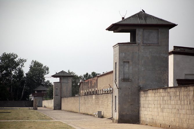 Warnemünde Shore Excursion: Private Sachsenhausen and Berlin Tour - Sachsenhausen First: Why 2 Hours with a Guide Matters